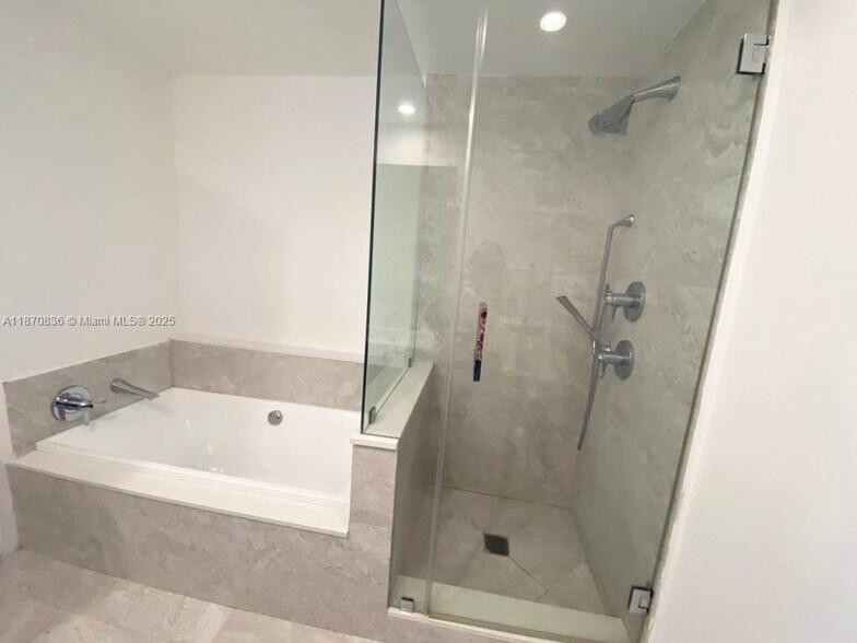 Building Photo - 488 NE 18th St