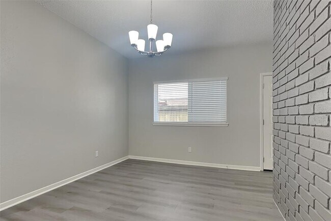 Building Photo - 9315 Silver Tip Dr
