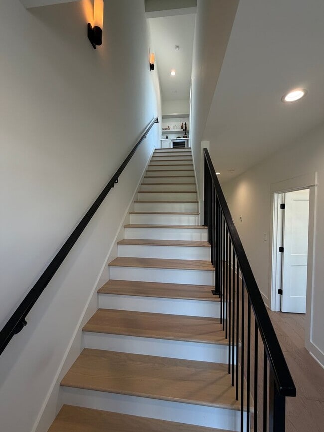 Building Photo - 9835 Clingmans Dome Dr