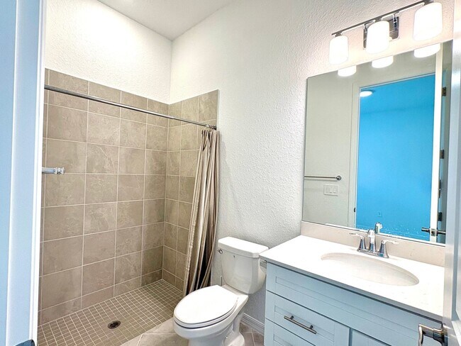 Building Photo - Brand New Luxury Rental in Wellen Park – Never Lived In!