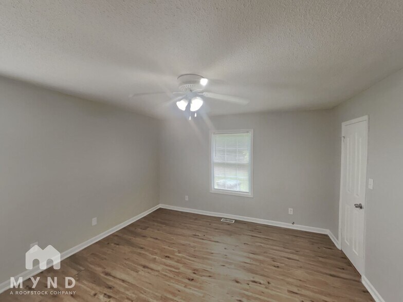 Building Photo - 2515 Winterfield Dr
