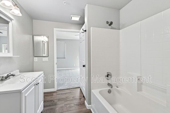 Building Photo - 31297 Taylor Ln