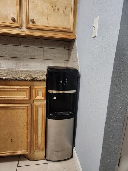 Building Photo - 5503 Bertellis Ln