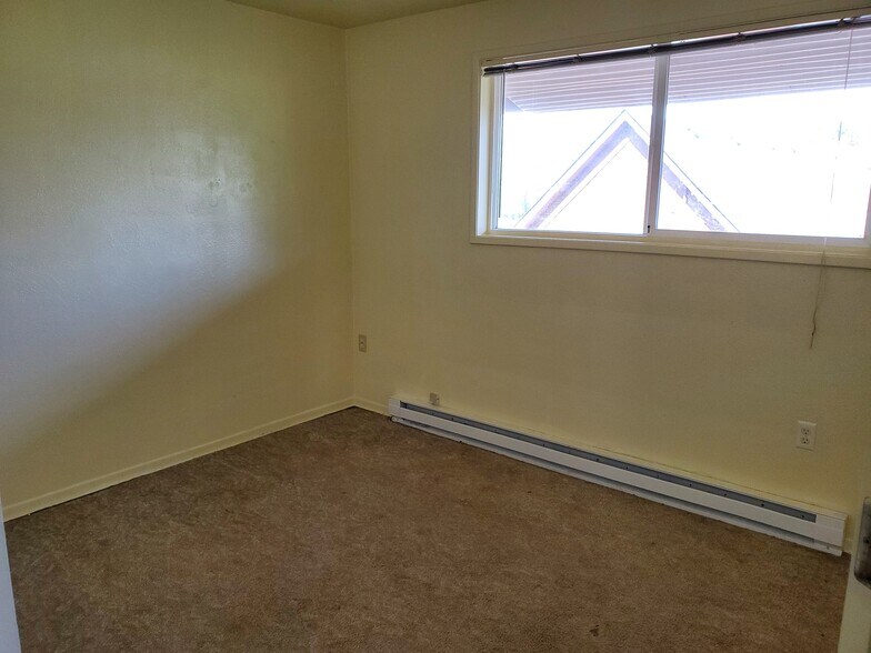 Building Photo - 677 SW Levens St