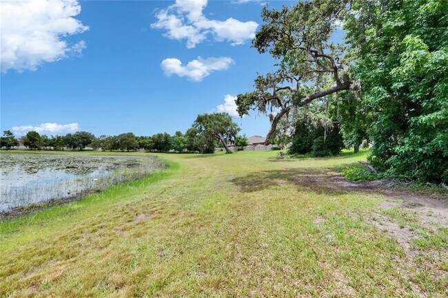 Building Photo - 14047 Weddington Ter