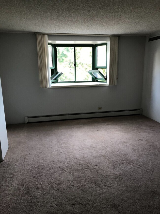 Building Photo - Penn Square