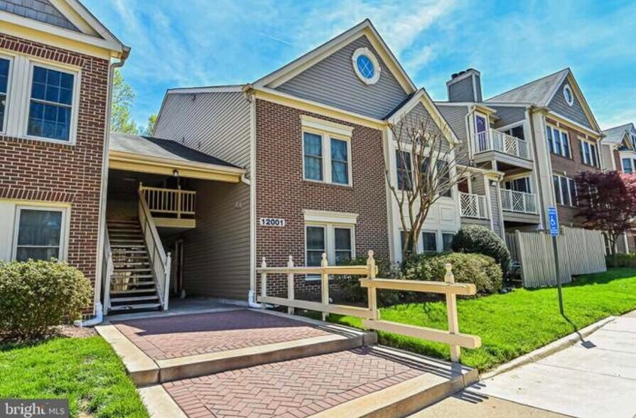 Building Photo - 12001 Ridge Knoll Dr