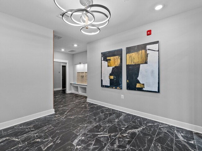 Building Photo - Stylish Townhome in Sought-After Ashburn L...