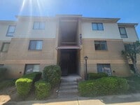 Building Photo - 4900 Spring Lake Dr
