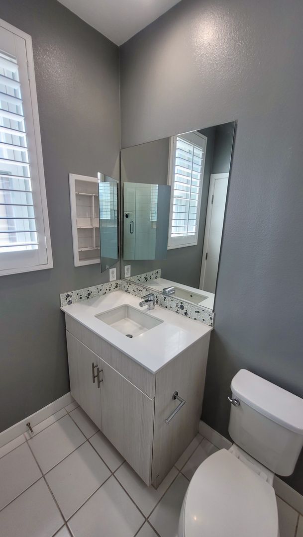 Building Photo - Coming Soon! Modern Tri-Level Smart Townho...