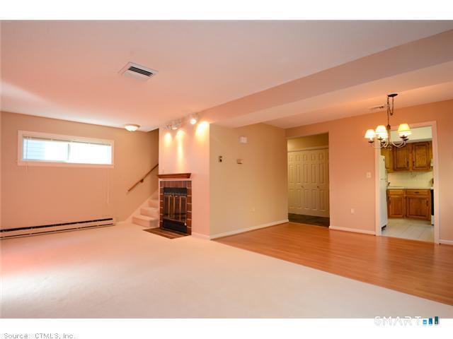 Building Photo - 26 Farmington Meadow Dr