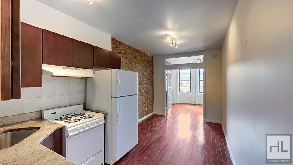 Building Photo - Crown Heights 1-Bed 1-Bath