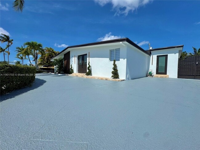 Building Photo - 5101 SW 112th Pl