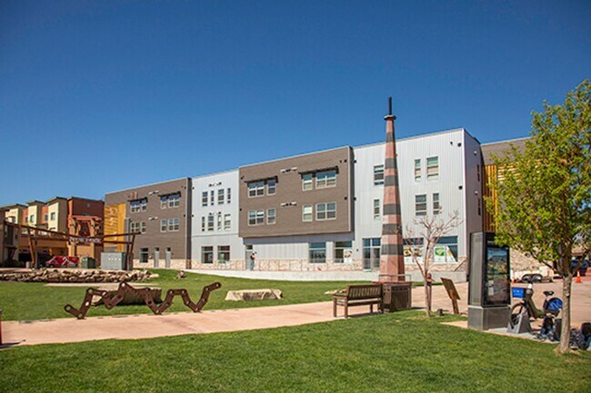 Building Photo - Newly Built Park City Home Just Before Win...