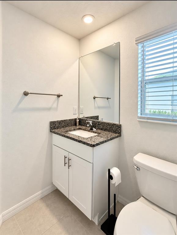 Building Photo - 8212 Crescent Oaks Dr