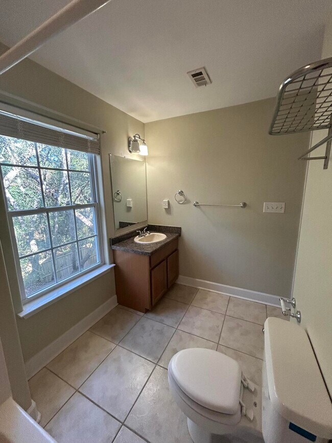 Building Photo - 70 Cypress Ln