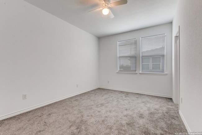 Building Photo - 1835 W Poplar St