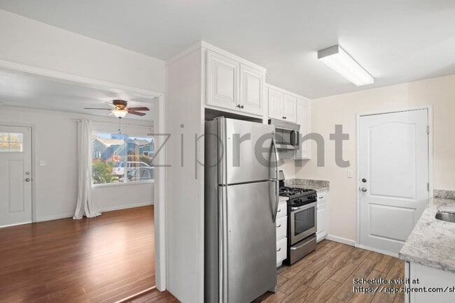 Building Photo - 431 42nd St