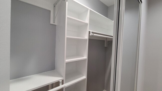 Building Photo - 84(142-144 1/2)