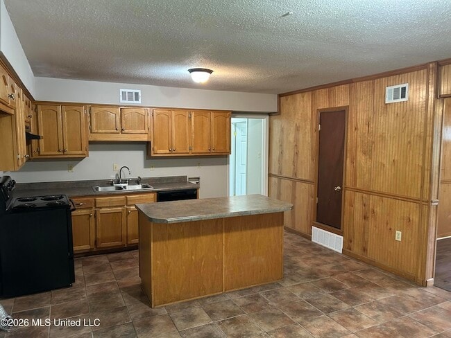 Building Photo - 2675 Ridgewood Cove