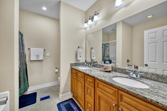 Building Photo - 511 Arbor Lake Dr