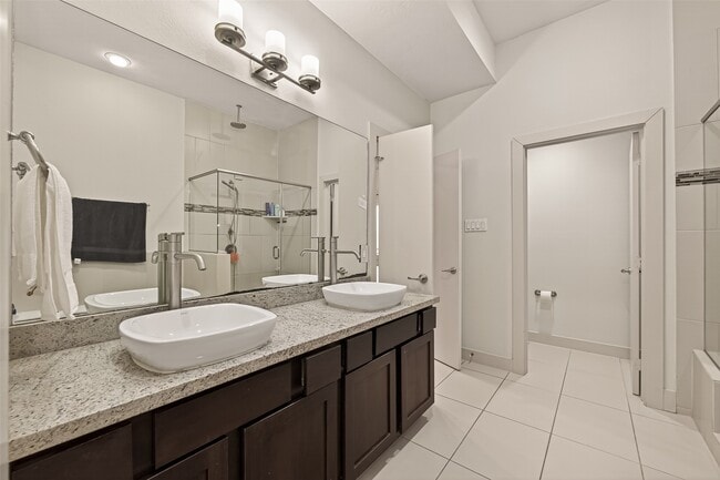 Building Photo - 1620 McDonald St