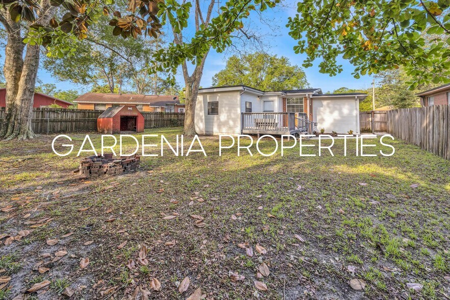 Building Photo - 1353 Placid Pl