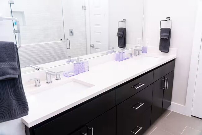 Building Photo - 2105 Engelmohr St