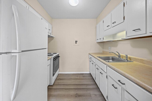 Building Photo - 146 Woodhill Dr