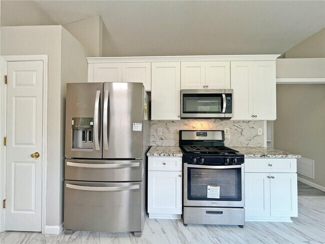 Building Photo - 1680 Racquet Club Cir NW