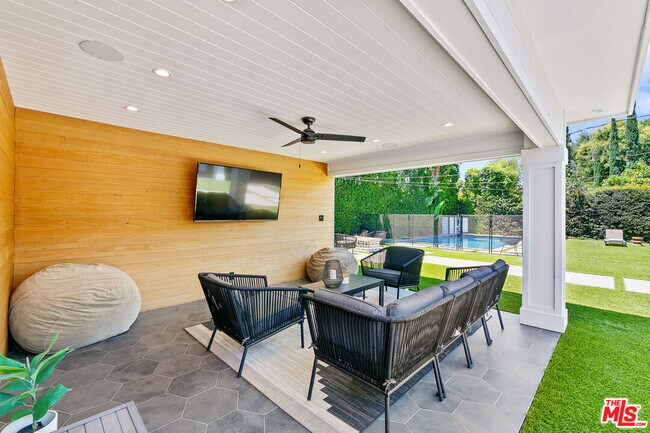 Building Photo - 5911 Beckford Ave