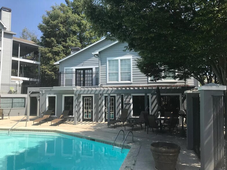 Building Photo - 625 Granville Ct