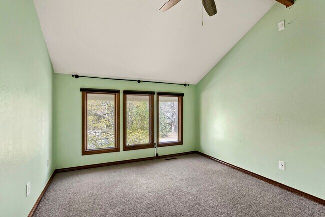 Building Photo - Outstanding Heritage Greens residence that features a spacious and airy layout that blends tradit...