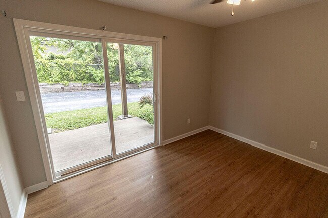 Building Photo - 105 N Garth Ave