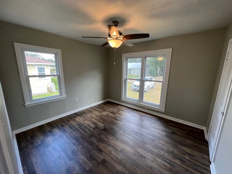 Bedroom #2 - 519 Lakeview Ave