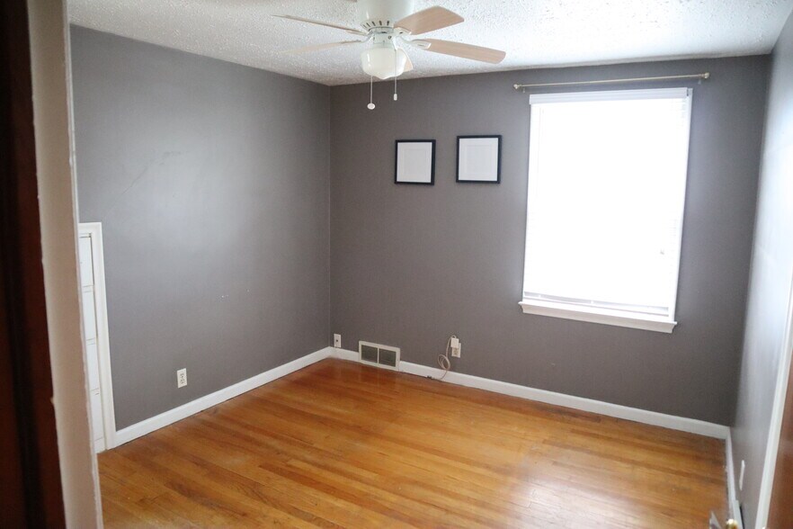 2nd bedroom - 1343 Pagel Ave