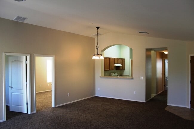 Building Photo - 7201 E Bloomtree Ln