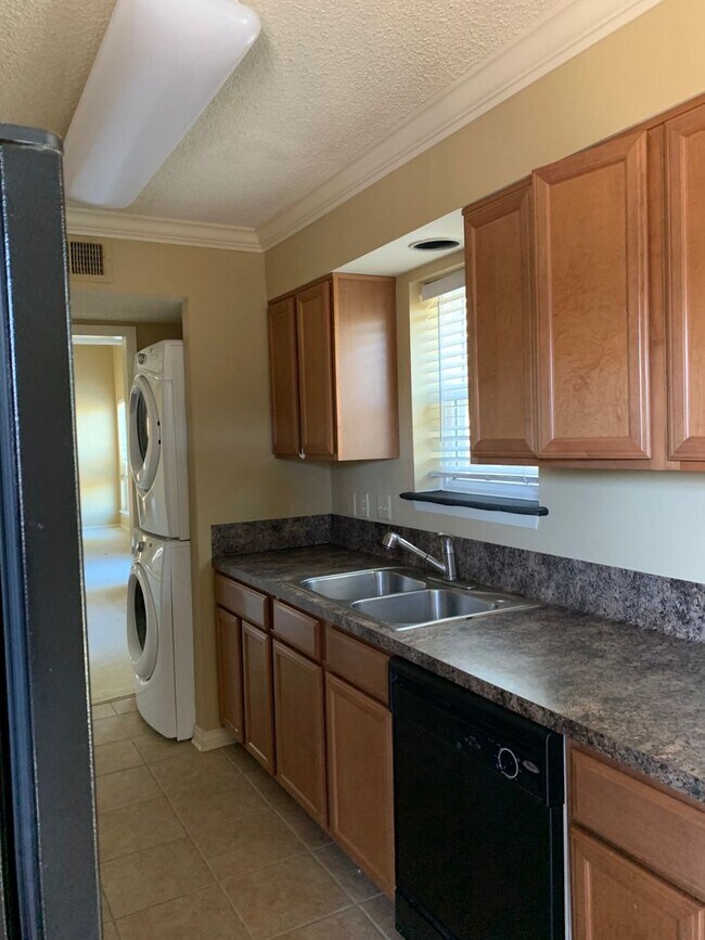 Building Photo - Jefferson / Corporate/ Essen