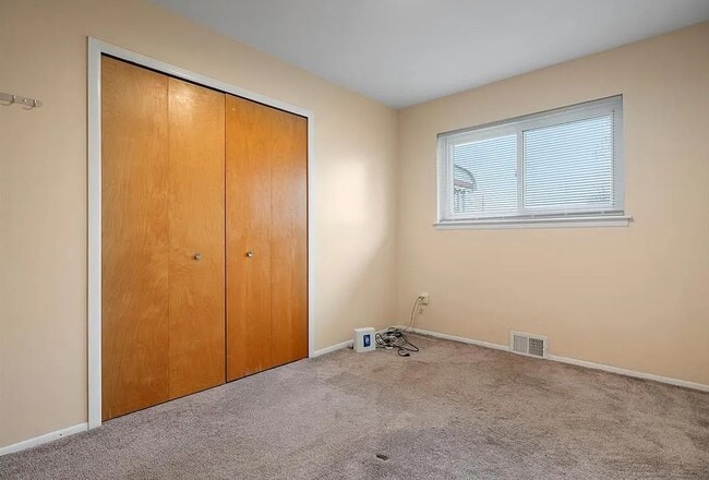 Building Photo - 2754 Northampton Dr