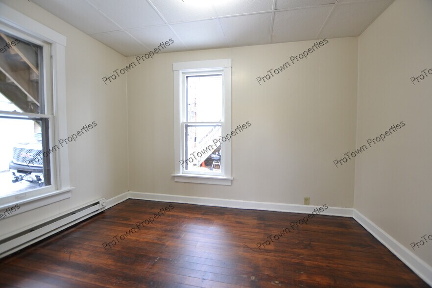 Building Photo - 108 Nicholson St