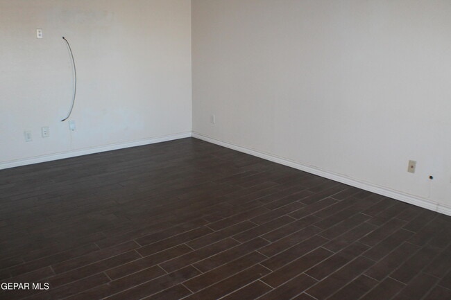 Building Photo - 4805 Ramon Vega