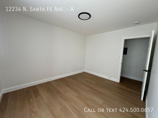 Building Photo - 12234 N Santa Fe Ave