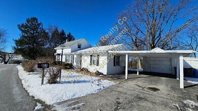 Building Photo - 2 BR, 1 Bath in Central School District wi...