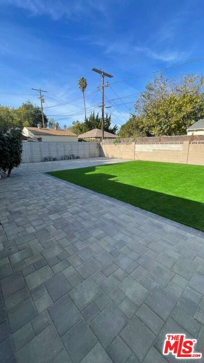 Building Photo - 12023 Collins St