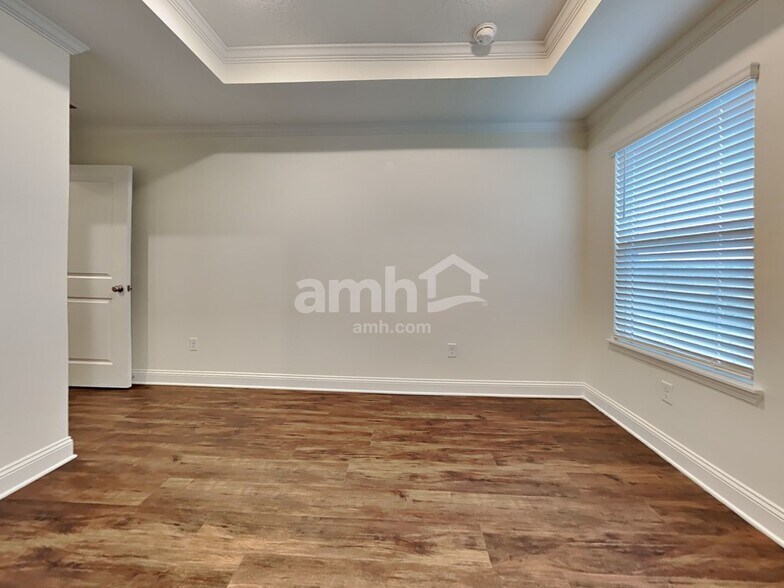 Building Photo - 399 Onate Cir