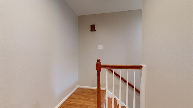 Building Photo - 727 Bunker Hill Rd