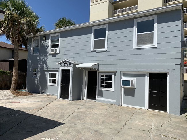 Building Photo - 102 6th Ave N