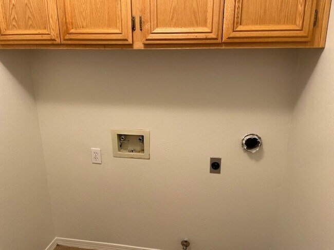 Building Photo - 3025 Starside Dr