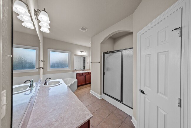 Building Photo - 3 Bedroom House in Ascension