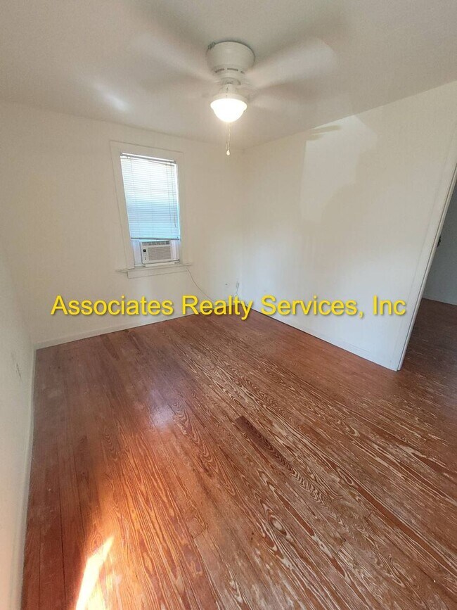 Building Photo - Bevis- Gainesville Heights - 995